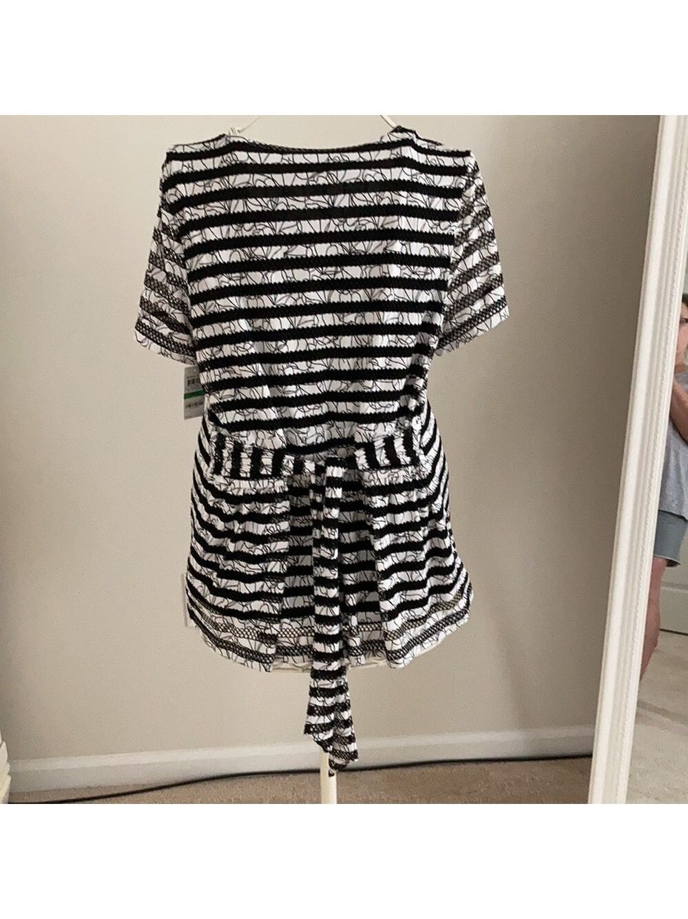 𝅺SHORT sleeve top - Picture 3 of 7